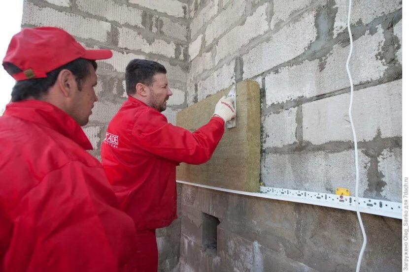 Штукатурка газобетонных стен. Наружная отделка газобетона. Штукатурка стен газобетона. Штукатурка стен гипсовая волма. Оштукатуривание фаса.