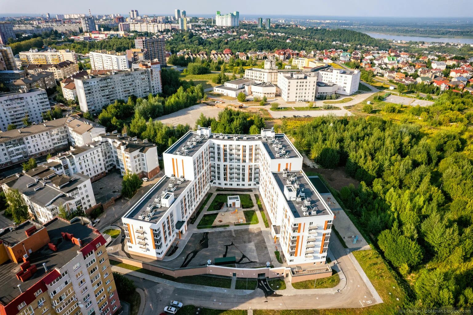 Жил комплексы в нижнем новгороде нижний новгород. ЖК Университетский Нижний Новгород. ЖК Дельвиг Нижний Новгород. Аквамарин Нижний Новгород. Нижний Новгород новостройки ЖК.