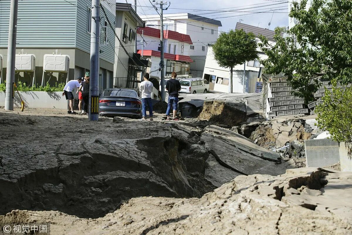 Снять землетрясение. Хоккайдо землетрясение 2023. Землетрясение в Японии 2018 Хоккайдо. Самое масштабное землетрясение. Масштабные землетрясения.