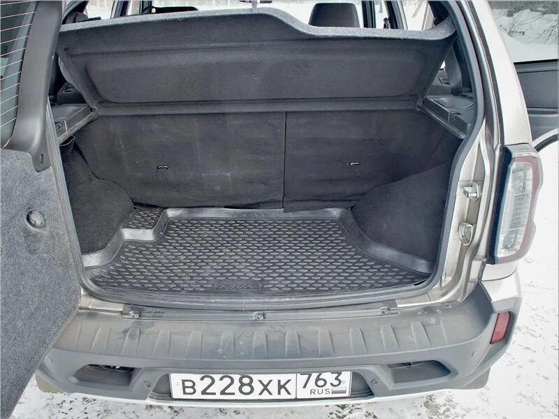 Сколько вещей поместится в 5 кг. Нива тревел салон багажник. Лада нива офф роуд 2020. Нива тревал багажник. Лада нива 2020 off road.