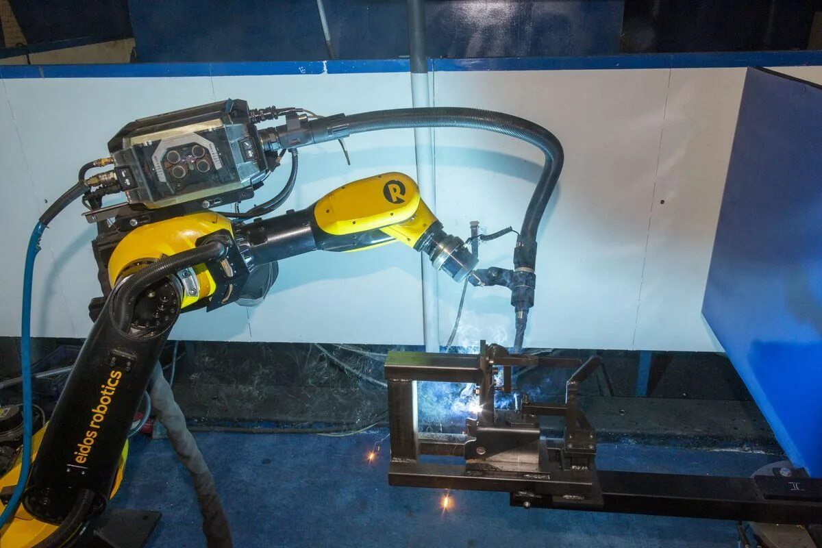 Эйдос роботикс. Фотомонтаж технопарка. Роботы манипуляторы на производстве. Eidos robotics. Eidos robotics.