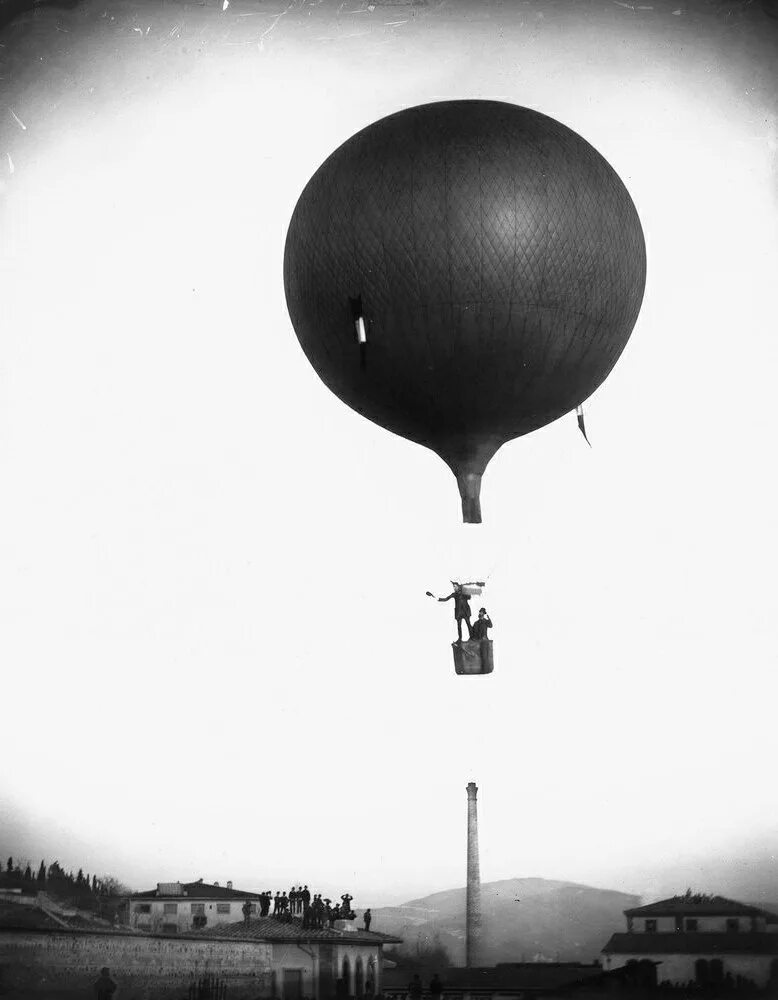 Ретро шаре. Старинный воздушный шар. Старые воздушные шары. Воздушный шар аэростат. Полет на шаре.
