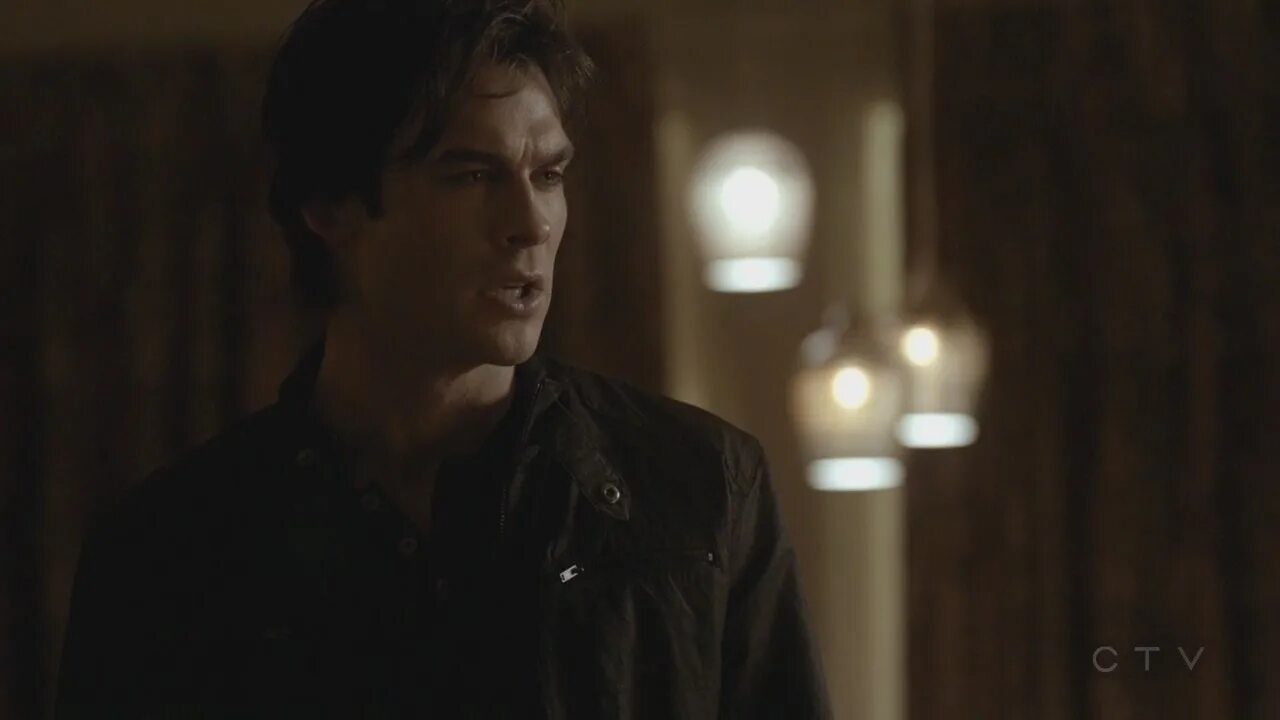 йен сомерхолдер руки. деймон сальваторе кадры. гиф деймон 2x01. 13 йен. йен сомерхолдер торс.