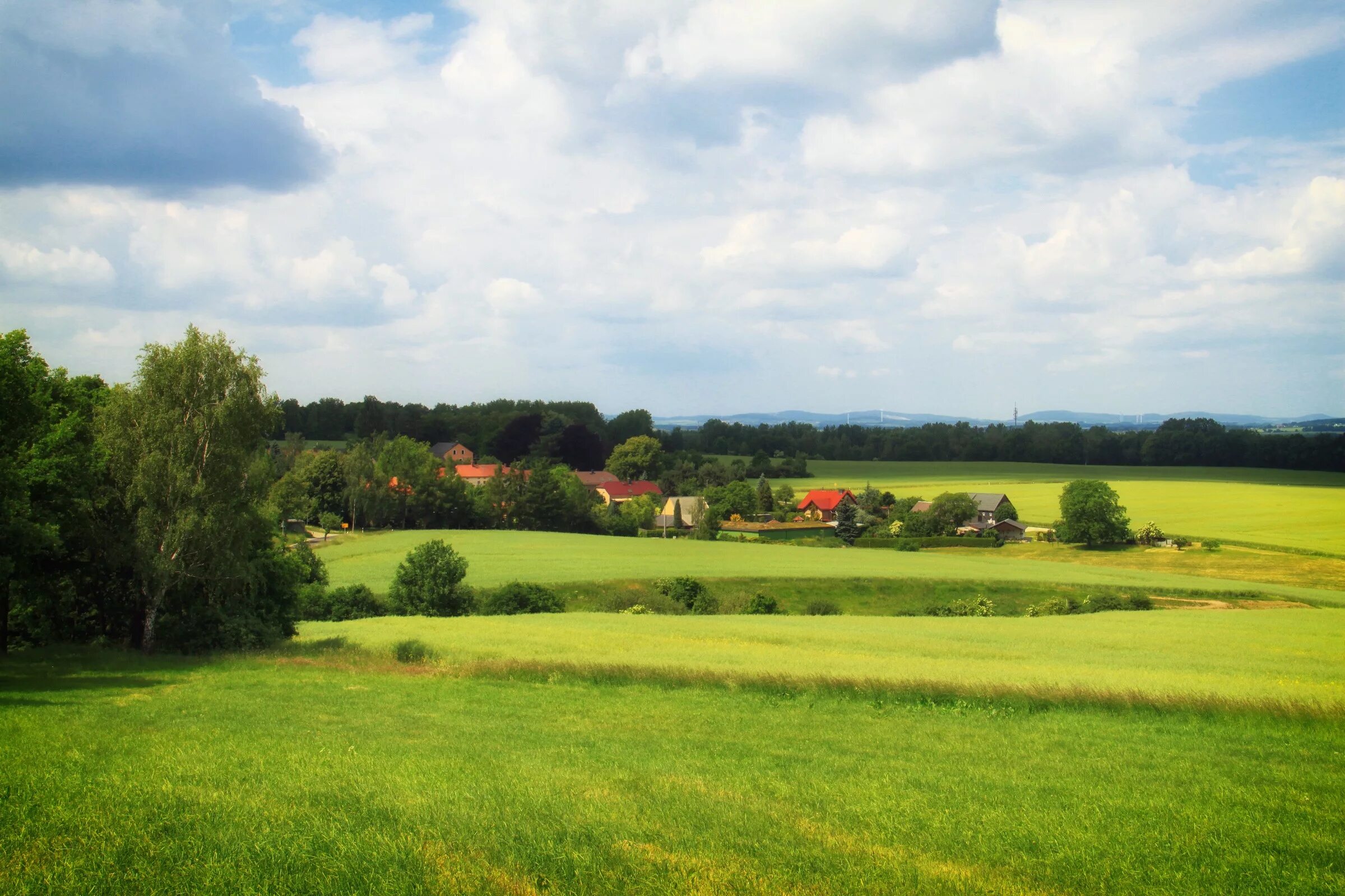 Decided to the countryside. Поселок Полле в Германии. Сельская местность. Природа сельской местности. Поле деревня.