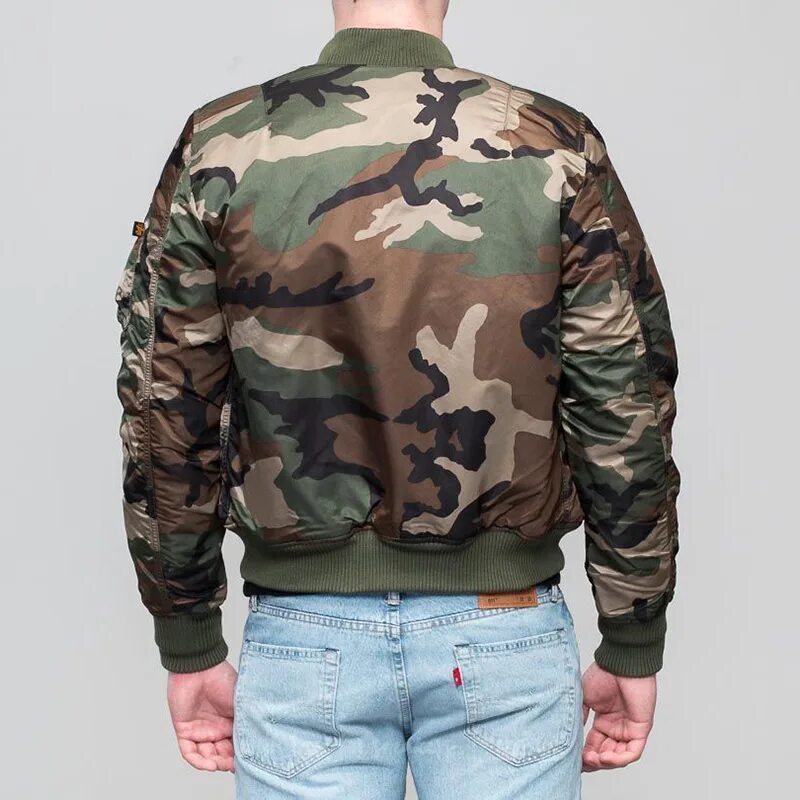 бомбер камуфляж. бомбер камуфляж мужской. куртка bomber jacket camouflage. бомбер камуфляж. ламода бомберы камуфляж мужские.