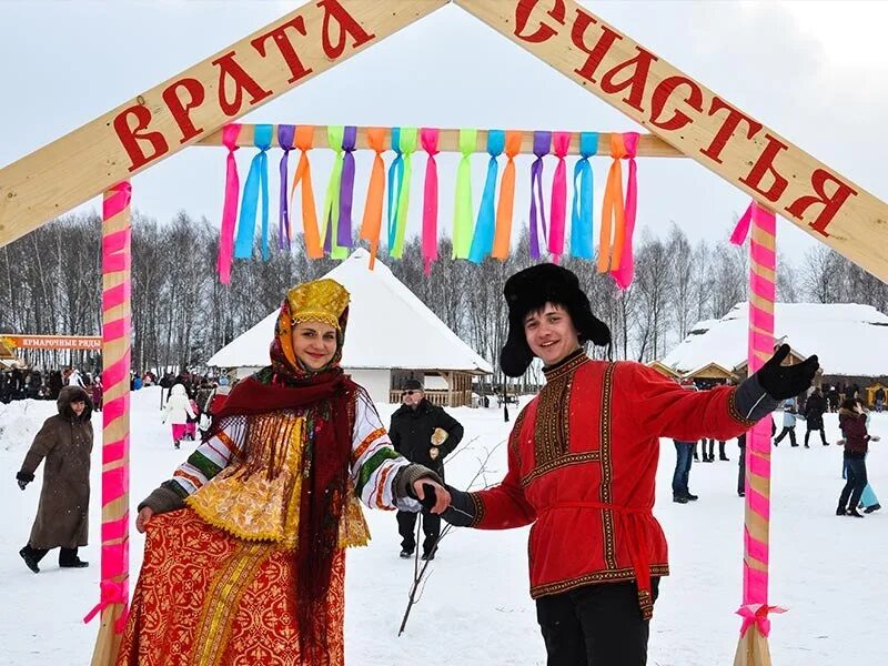 Масленица спортивная сценарий. Атрибуты Масленицы. Фотозона на Масленицу. Декорации на Масленицу. Масленица атрибуты праздника.