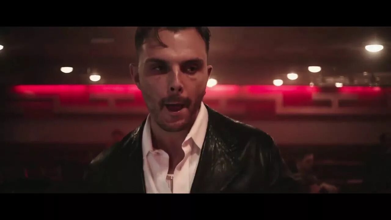 Hurts wonderful life клип. Тео хатчкрафт. Hurts. Группа hurts. Hurts mercy.