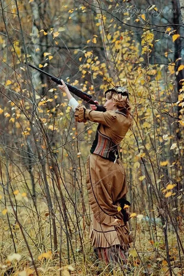 Охотился за девочками. Охотник с винтовкой. Охота фотосессия. Фотосессия в стиле охоты. Охотник фотосессия.