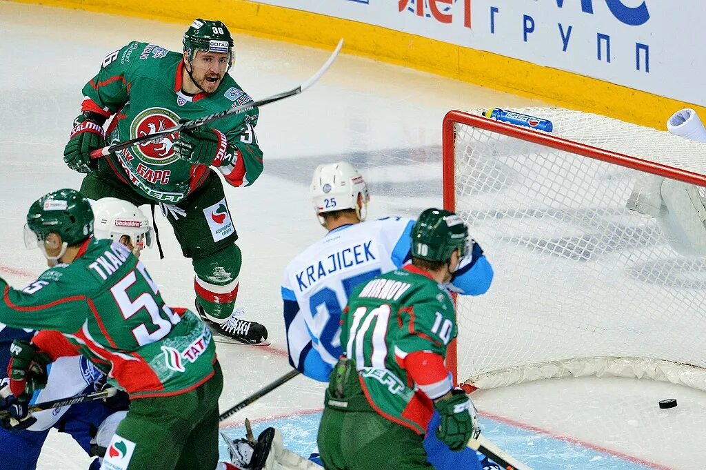 Ак барс динамо матч сегодня. Хк динамо ак барс. ак барс проиграл динамо минск. кхл – ак барс.