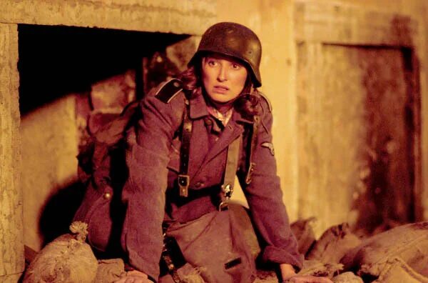 Фото: Бункер / Кадр из фильма "Бункер" (2004) #611370