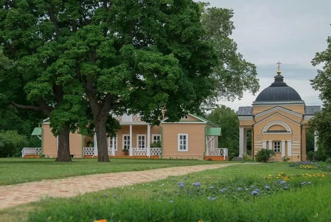Тарханы усадьба лермонтова. Тарханы осень. Станция тарханы. Погода село тарханы. Погода село тарханы.