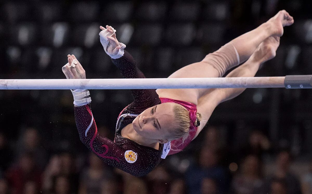 Брусья выступление гимнастки. Светлана хоркина гимнастика. Брусья выступление гимнастки. Разновысокие брусья. Ярослава спортивная гимнастика.