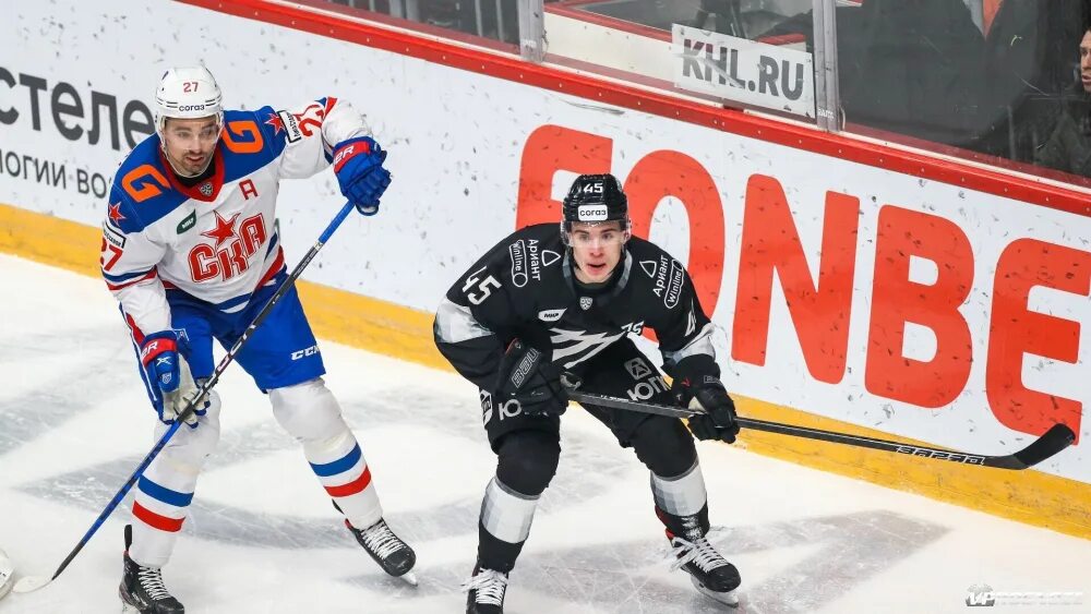 Кирилл семенов металлург новокузнецк. Хк салават юлаев. Трактор барыс. 9 января трактор. Хоккей металлург магнитогорск.