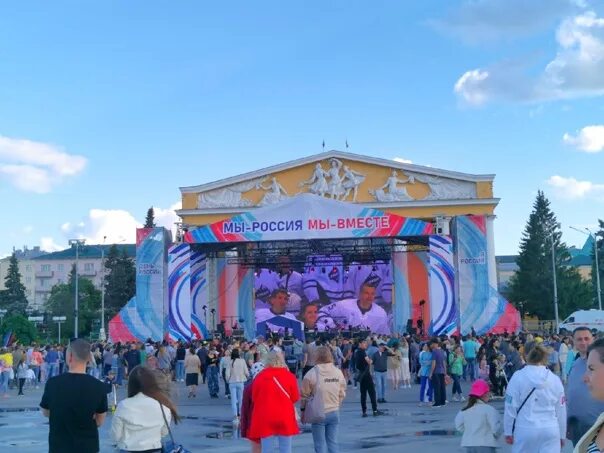 Площадь чебоксар. Красная площадь чебоксары 2022. Красная площадь чебоксары. 29 июня чебоксары красная площадь. 29 июня чебоксары красная площадь.