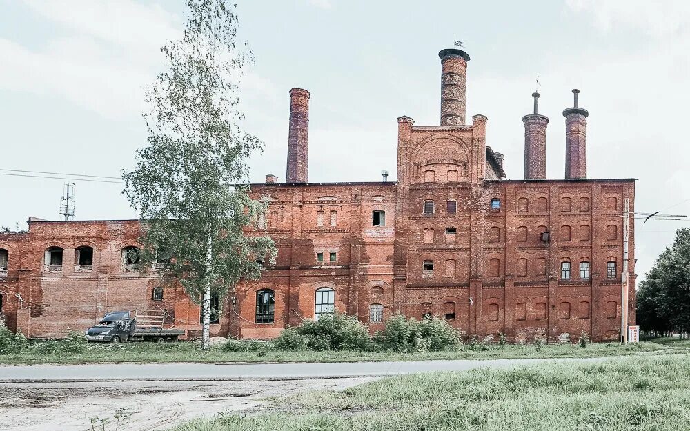 Пивоваренный завод Богемия Рыбинск. Рыбинский пивзавод Ивана Дурдина. Здание пивоваренного завода «Богемия» Рыбинск.