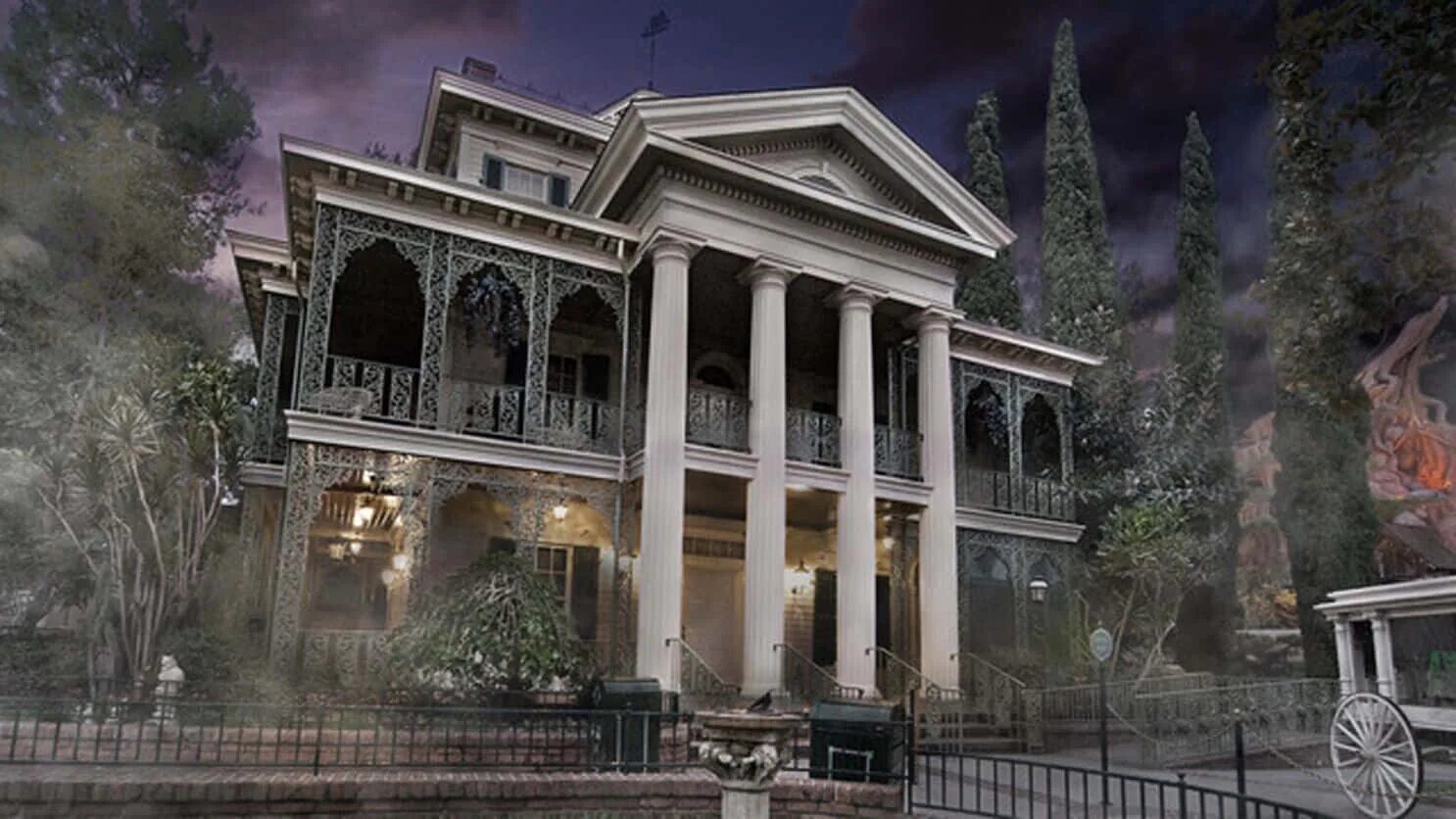 Ghost Mansion 2021. Призрачное поместье США. Призрачное поместье США Сан-Диего. Haunted mansion 2