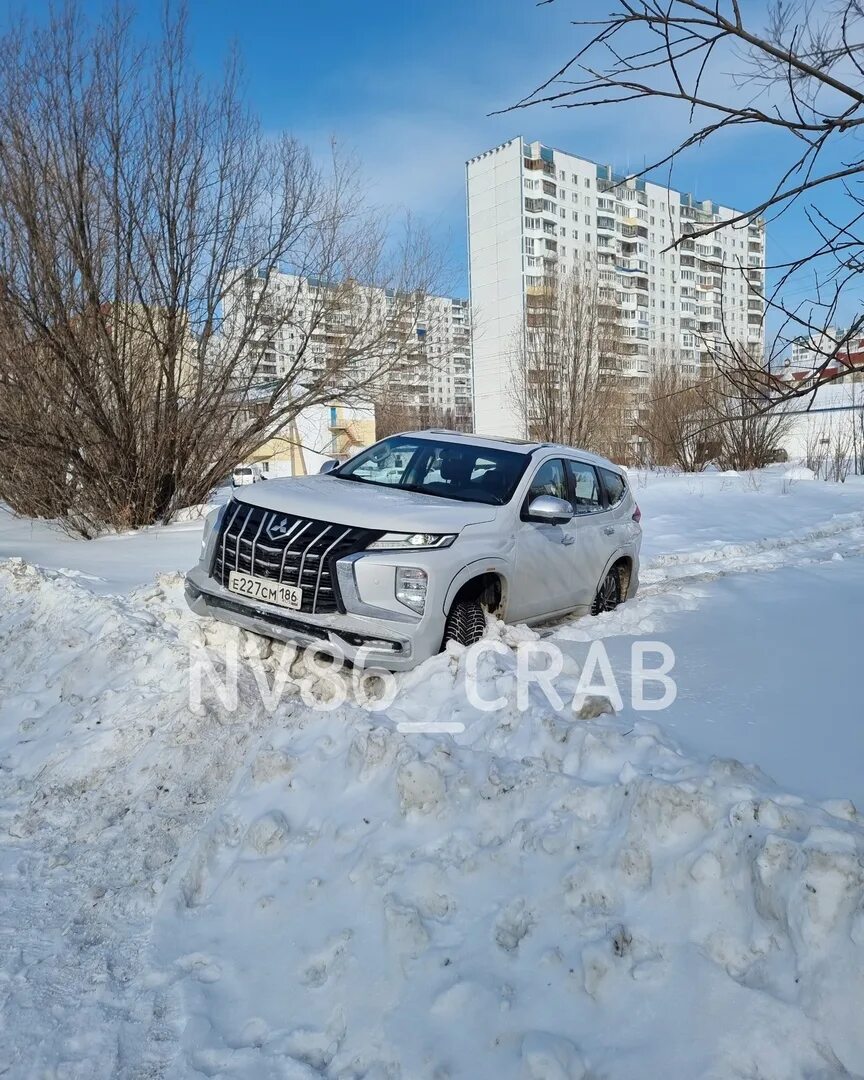 Заснеженный Нижневартовск. Застрявшие автомобили. ЧП Нижневартовск сегодня последние. Краб нижневартовск