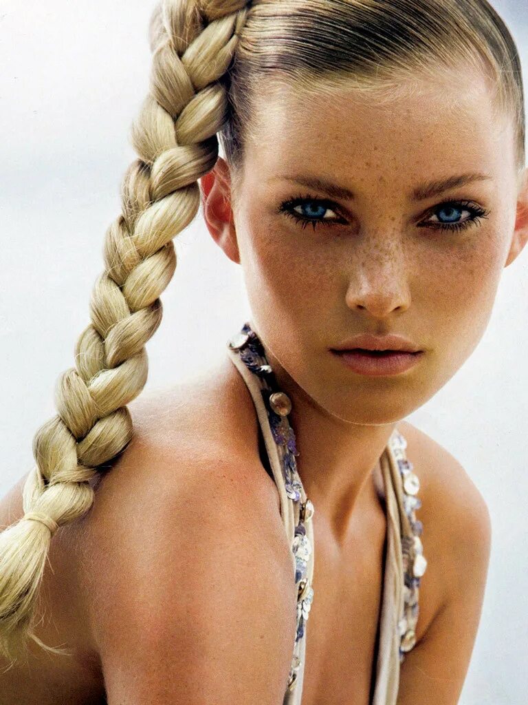 Витая коса девицы. Красивые причёски для девочек. Прически косы на длинные волосы. Красивые прически на 1 сентября для девочек. Французские косы.