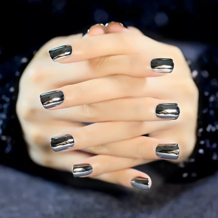 светоотражающий лак для ногтей. черный светоотражающий лак. маникюр со светоотражающим гель лаком. маникюр черный с перламутром. черный светоотражающий маникюр.