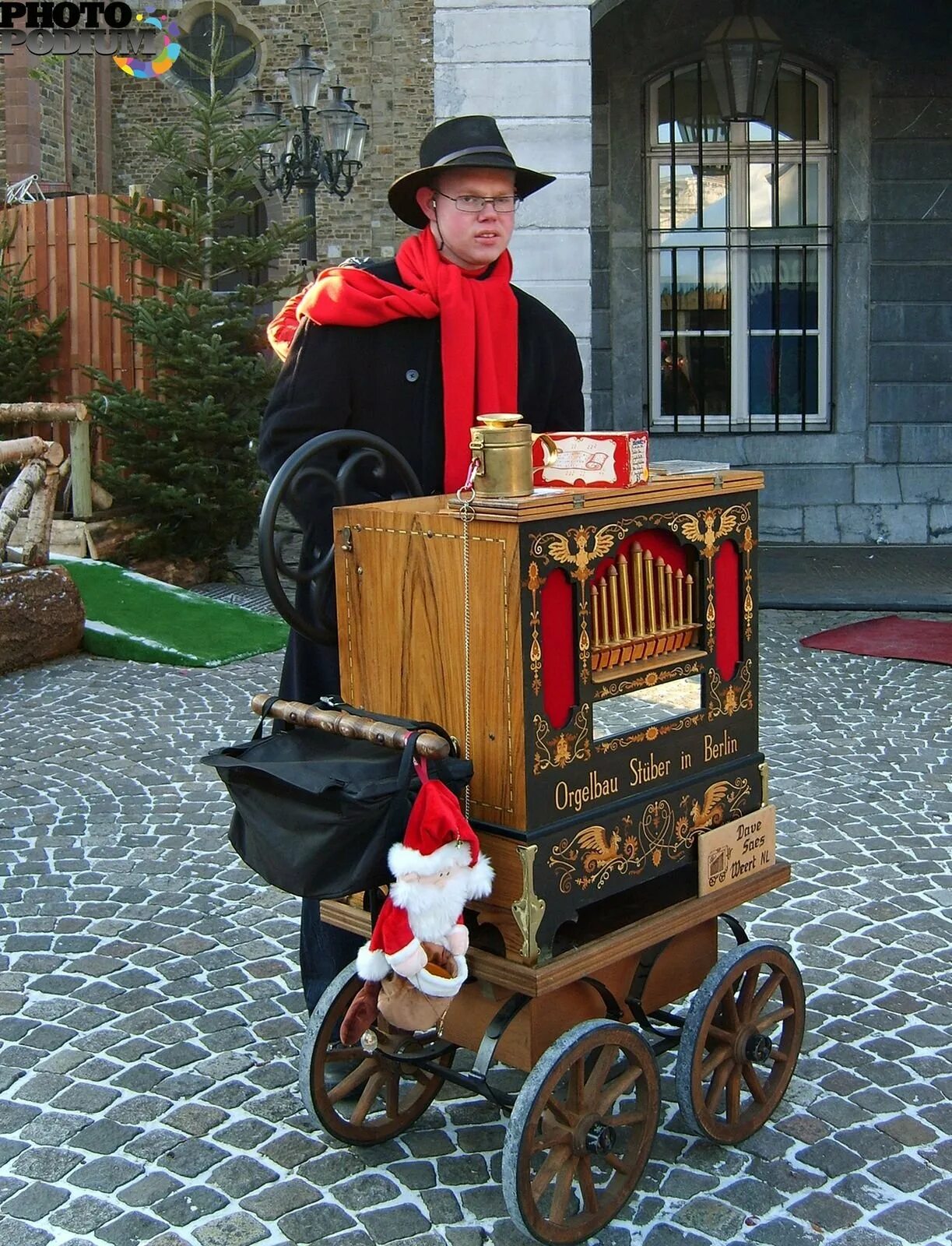 Под шарманку
