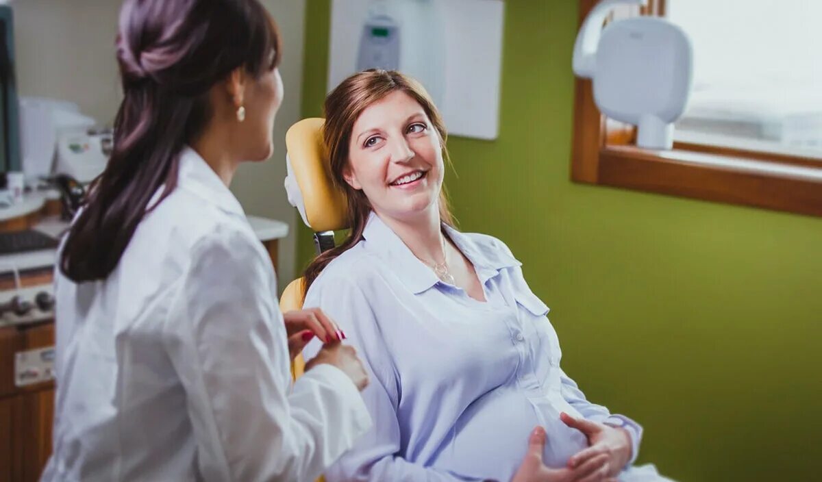 Можно беременным удалять зубы. Стоматология беременных. Беременные у стоматолога.