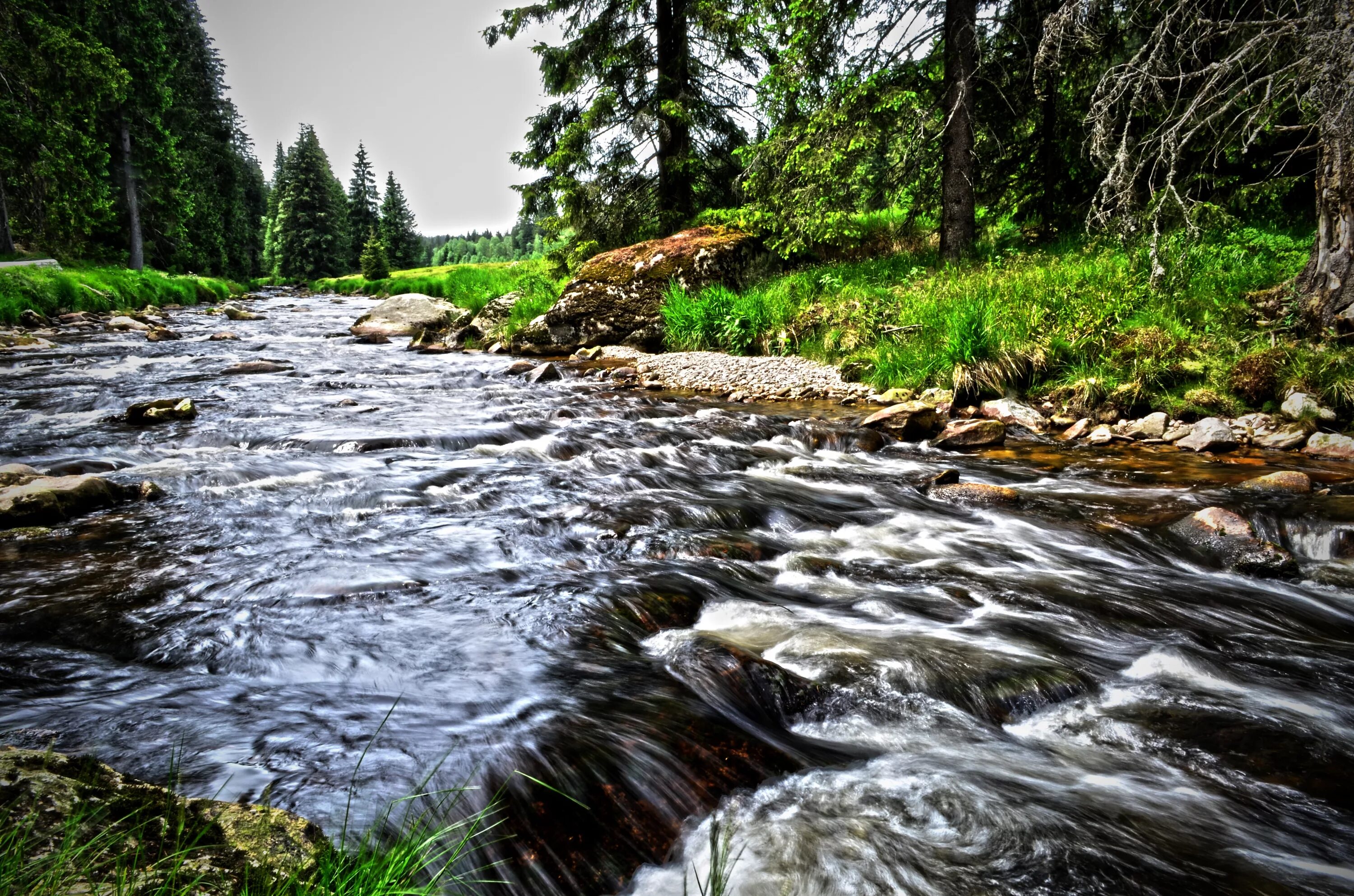 Течение воды. Река ручей Естественные. Струмок река. Река Болос ручей. Водопад Быстрица.