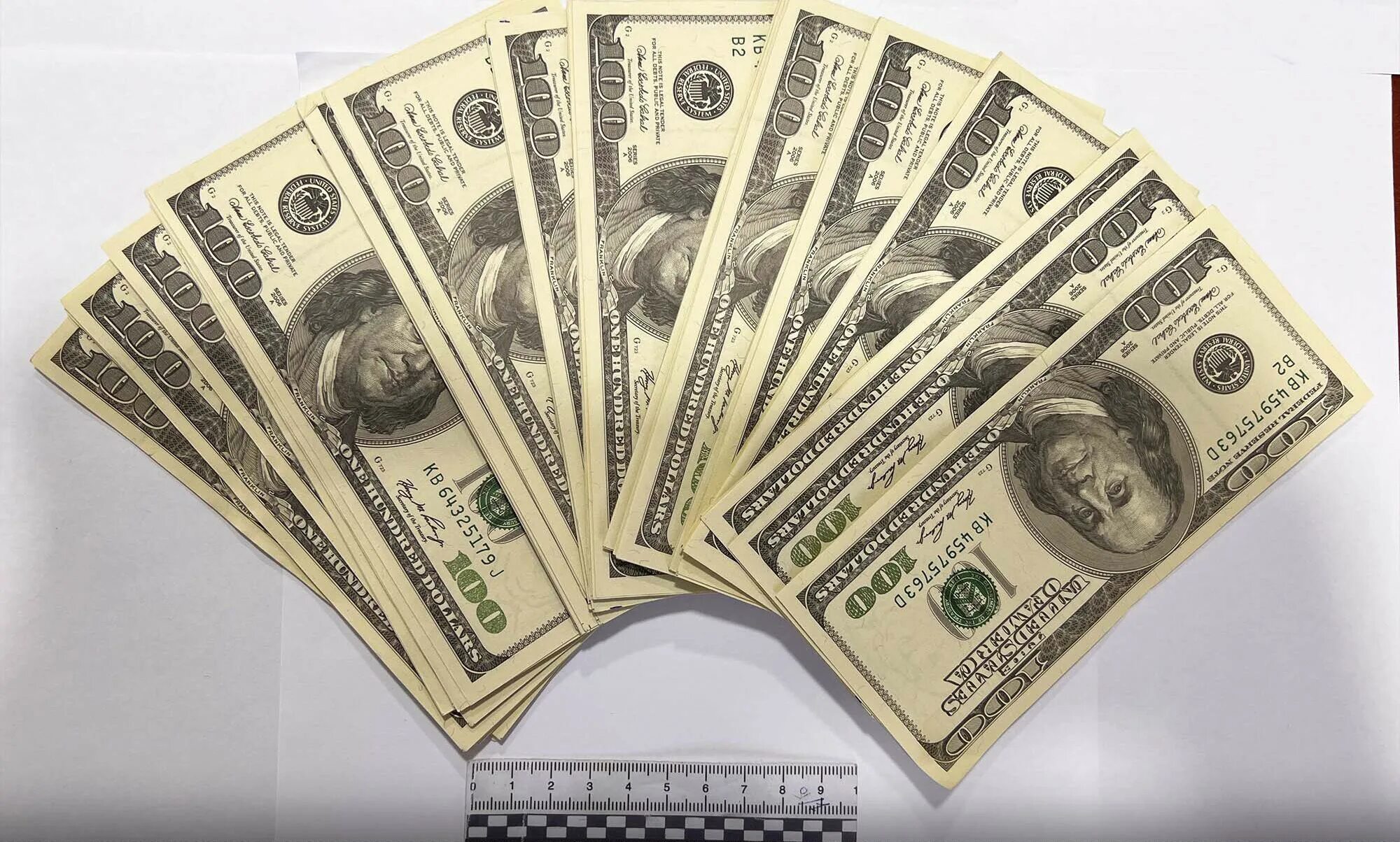 15 тысяч проданных. Тысяча долларов. 1000 долларов. 16 тысяч долларов. 1000 долларов в сумах.