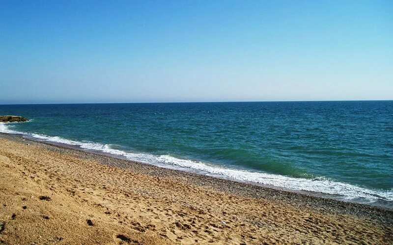 В крыму сегодня саки. Саки Крым море. Сакский район море. Саки Крым пляж. Черное море Саки.