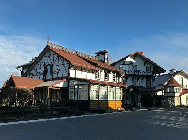 Конюшенный двор рязань парк. Конюшенный двор рязань ресторан. Конюшенный двор рязань ресторан банкетный зал. Конюшенный двор рязань ресторан. Конюшенный двор рязань ресторан.