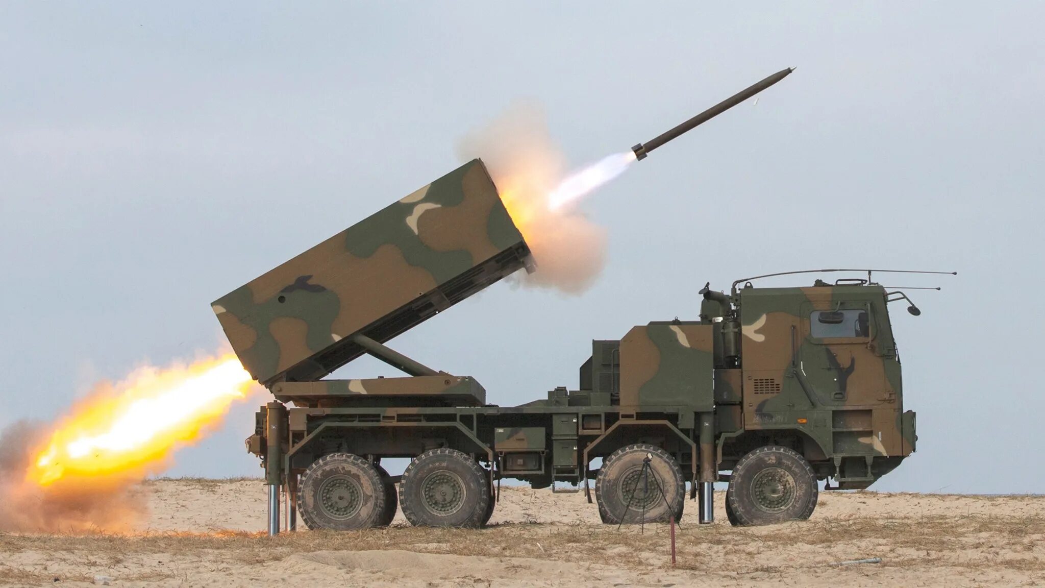 Ракета хаммер. Ракета хаммер. Himars 1/35. M1097 avenger. Рсзо m142.