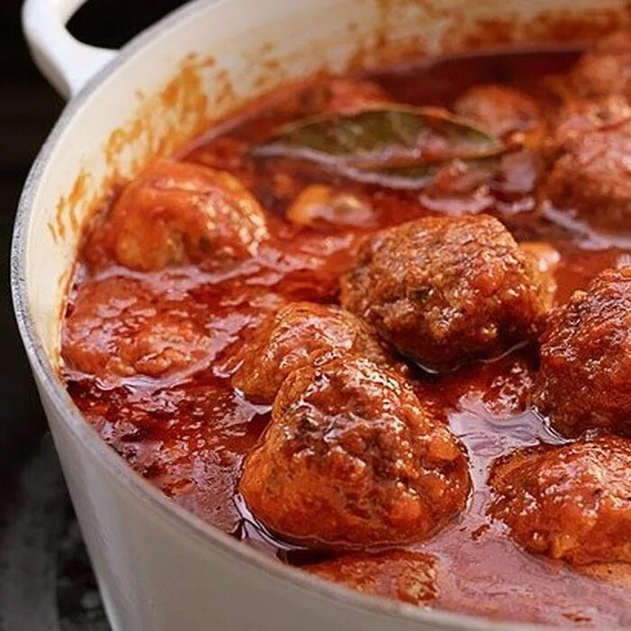 Вкусные ежики с подливкой рецепт. Ёжики из фарша с рисом с подливкой. Вкусные ежики с подливкой рецепт. Вкусные ежики с подливкой рецепт. Тефтельки ежики.
