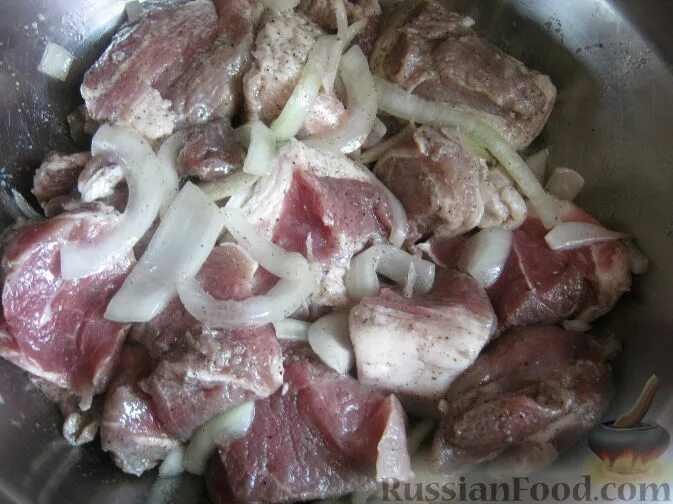 Как вкусно замариновать мясо свинины для шашлыка