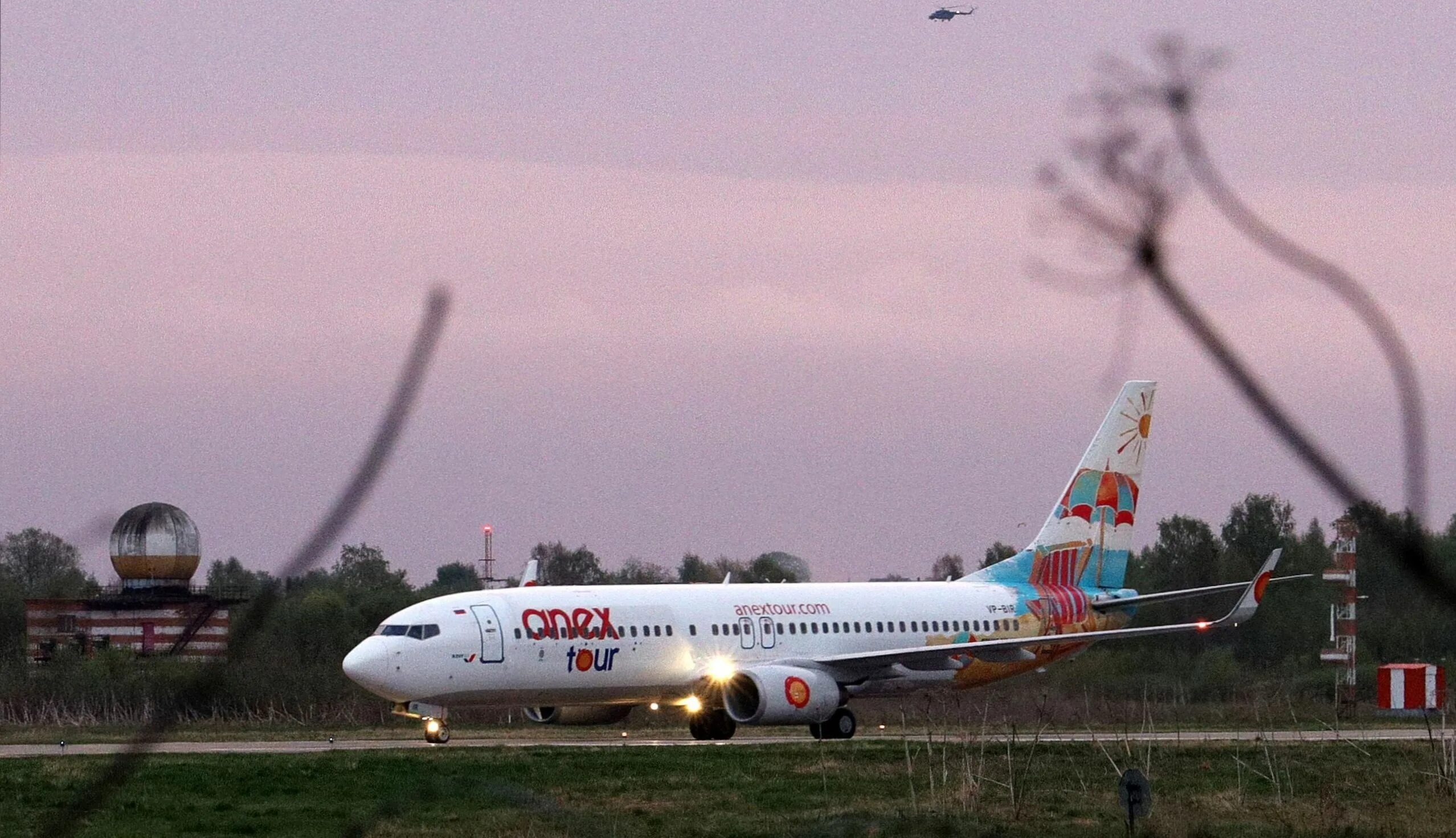 Посадка самолета. Боинг 737 южный ветер. Boeing 737 северный ветер. Боинг 737 южный ветер. Boeing 737‑800 (winglets) северный ветер.
