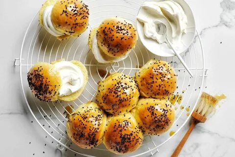 sticky bun recipe, homemade sticky buns, maple syrup sticky buns, yeast, .....