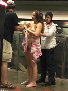 ボ ビ- в Твиттере: "Wtf mrt station also can go naked #europeanladynaked...