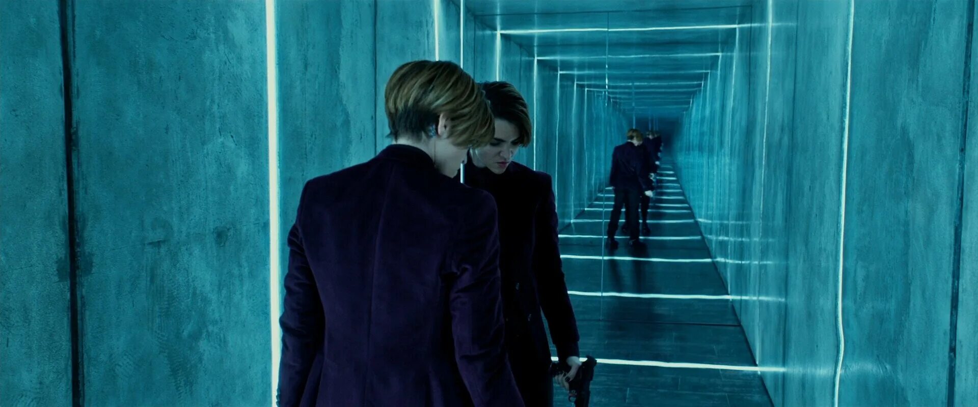 Джон уик 2 dvd. Информ уик 2 поток. Джон уик 2 арес. Клаудия джерини джон уик. Риккардо скамарчио джон уик 2.