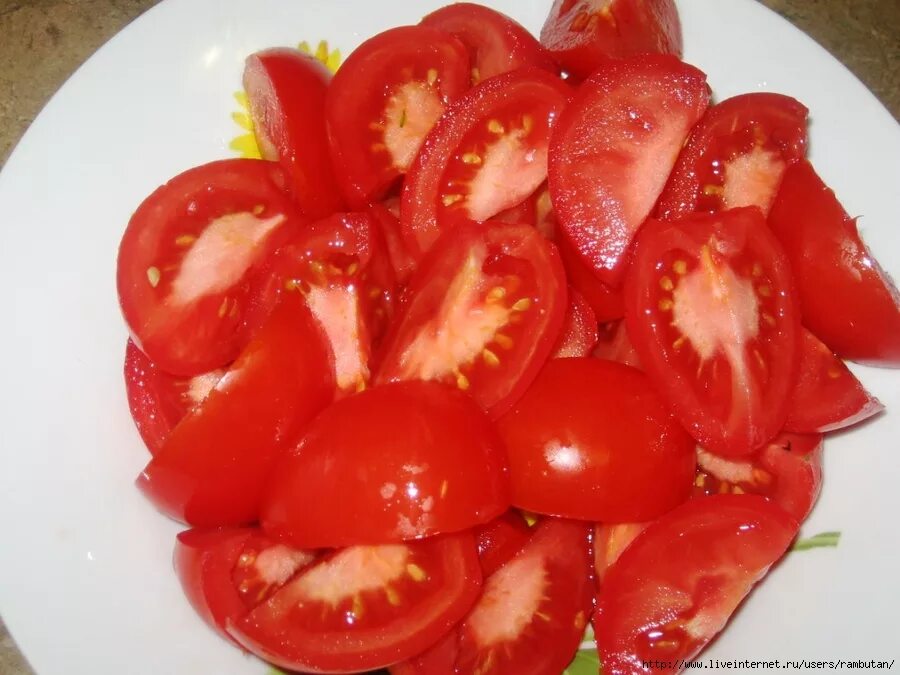помидоры кусочками. помидоры нарезанные ломтиками. помидоры нарезанные дольками. помидоры нарезанные ломтиками. помидоры нарезанные ломтиками.