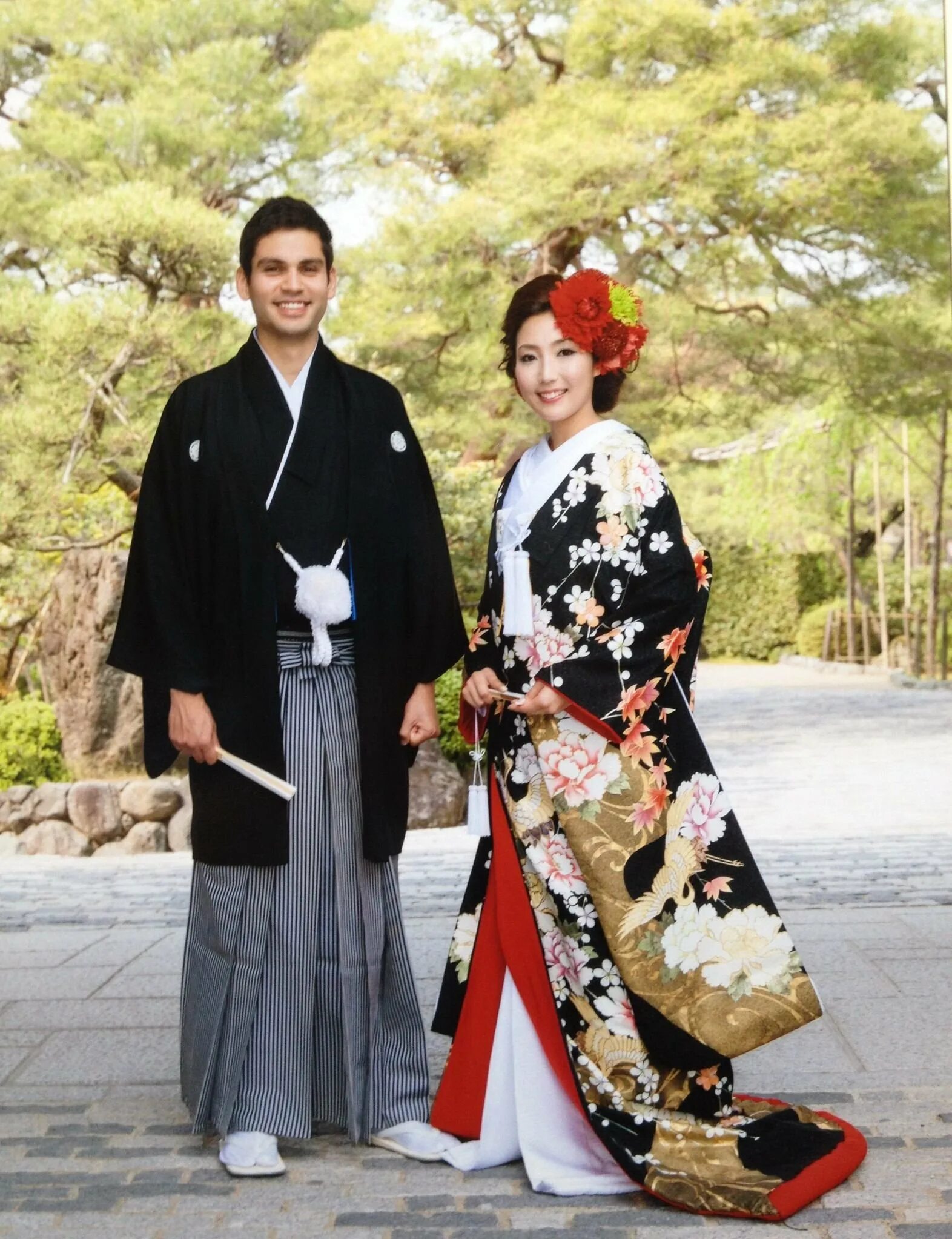 Юката хакама. Японская юката мужская. Японская Свадебная юката. Свадебное кимоно в Японии традиционное. Японский жених