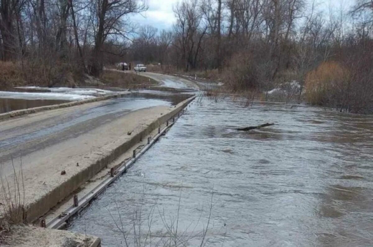 Паводок в атырау. Паводок в Лысогорском районе Саратовской области в Невежкино. Подтопление в Саратовской области. Паводок. Паводок 2021.