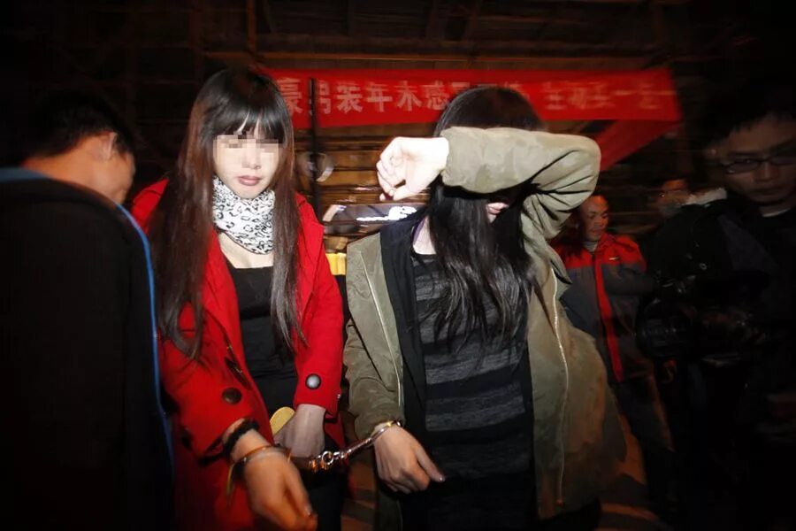 Девушки в публичном доме. Чун ян блогерша худая. Снял китайскую девочку. Китайские дети на улице. Японки в реальной жизни.