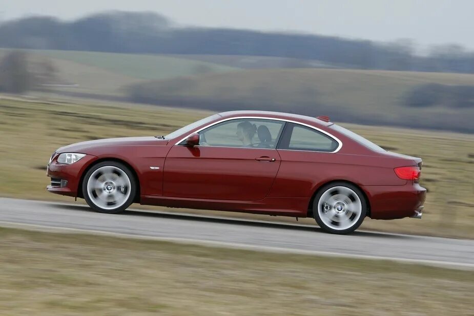 Где купе фото. Бмв 325 купе. bmw 3 coupe 2005-2010. бмв купе 2010г. бмв купе 210.