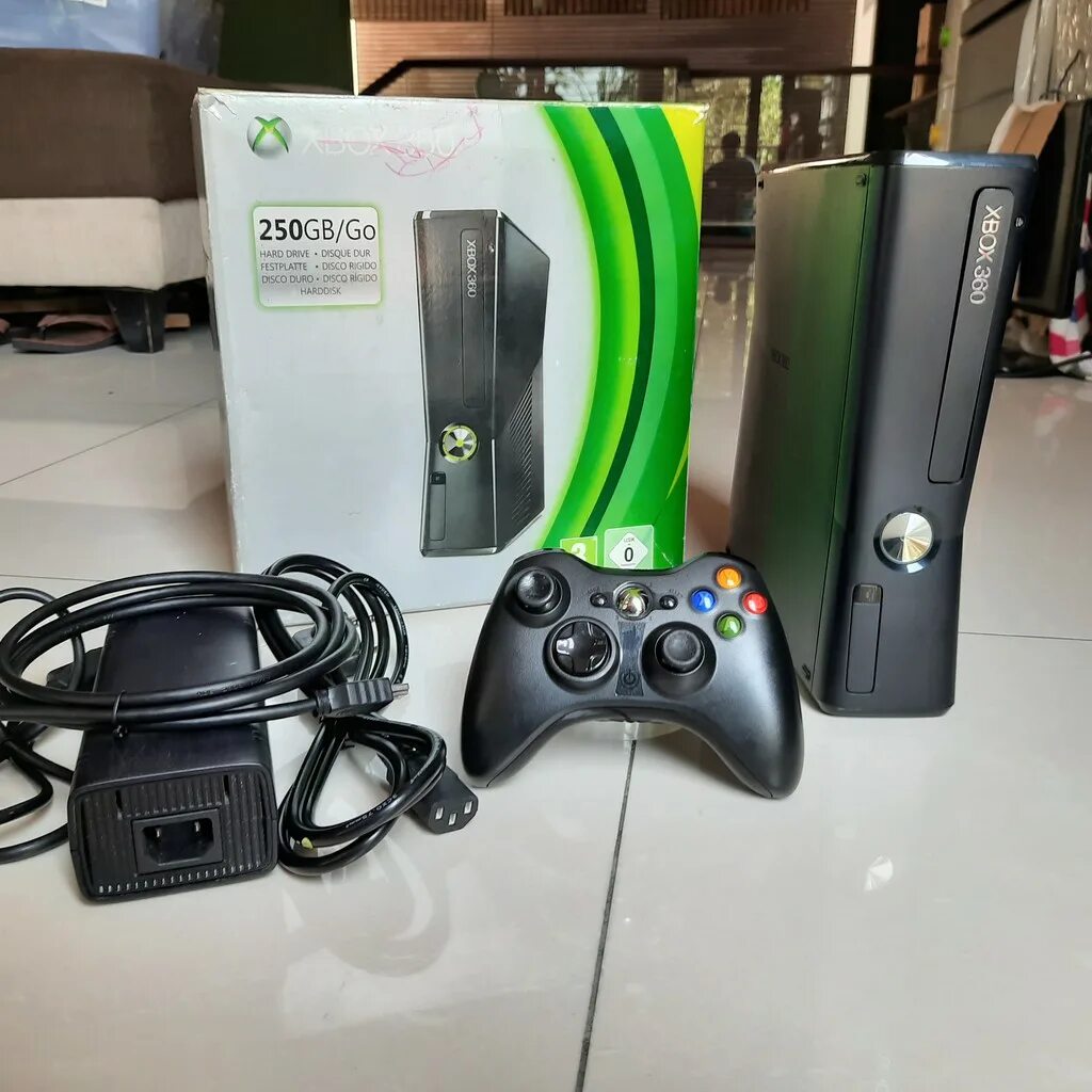 Xbox 360 Slim. Xbox 360 Slim 250. Xbox 360 Slim e. Комплект Икс бокс 360 слим. Хбокс слим