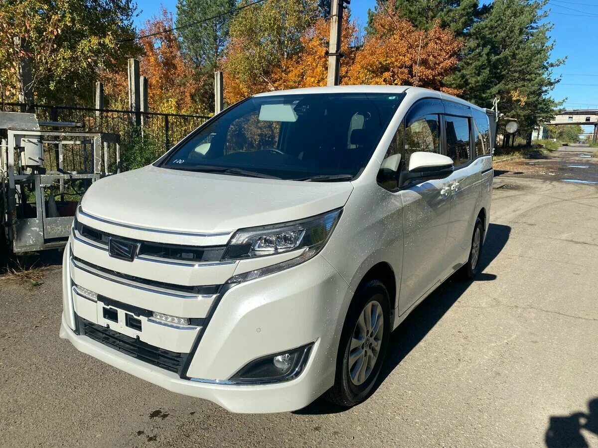 Ной 3 купить. Toyota Noah 2020. Тойота Ноах 2020 года. Toyota Noah III (r80). Тойота Ноах 2020 белый.