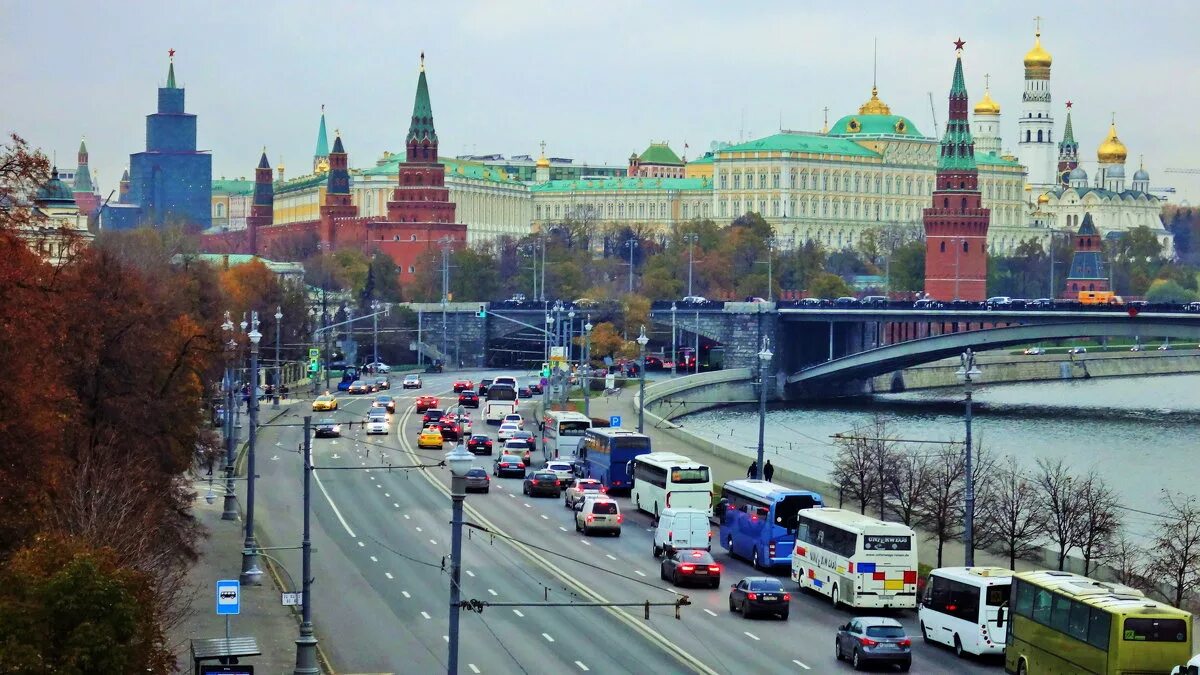 Сколько лет сегодня москве. Москва в ноябре. Центр Москвы. Москва в сентябре. Москва в начале ноября.