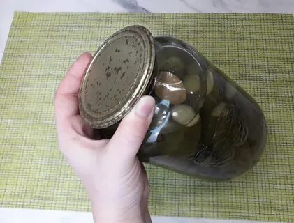 Как открыть закатанную крышку без открывашки