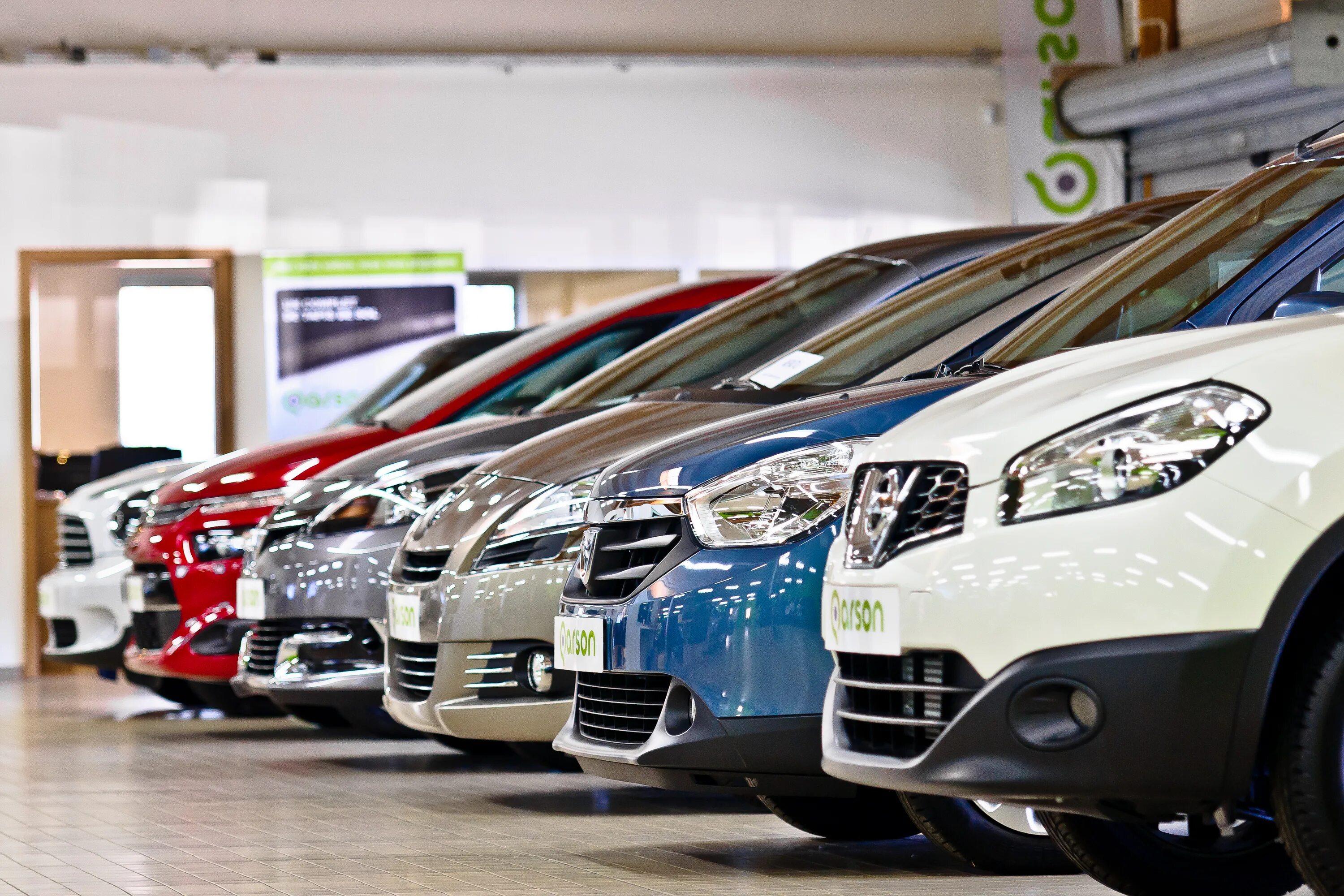 Автохайфай. Car Showroom. Здание rent car. Automobile Showroom. The Automobile.