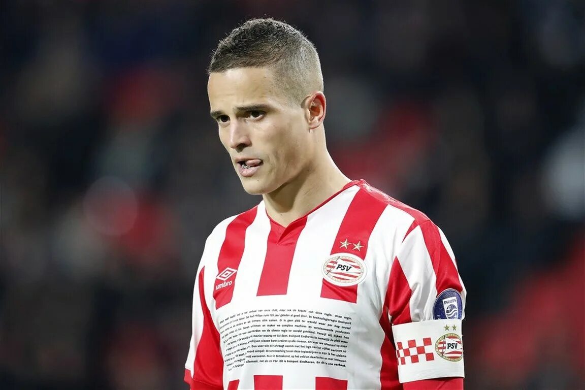 Афеллай футболист. Афеллай футболист. Afellay футболист. Afellay футболист. Афеллай.
