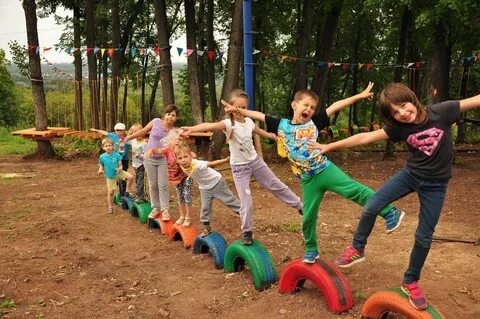 В загородном лагере отдыхают