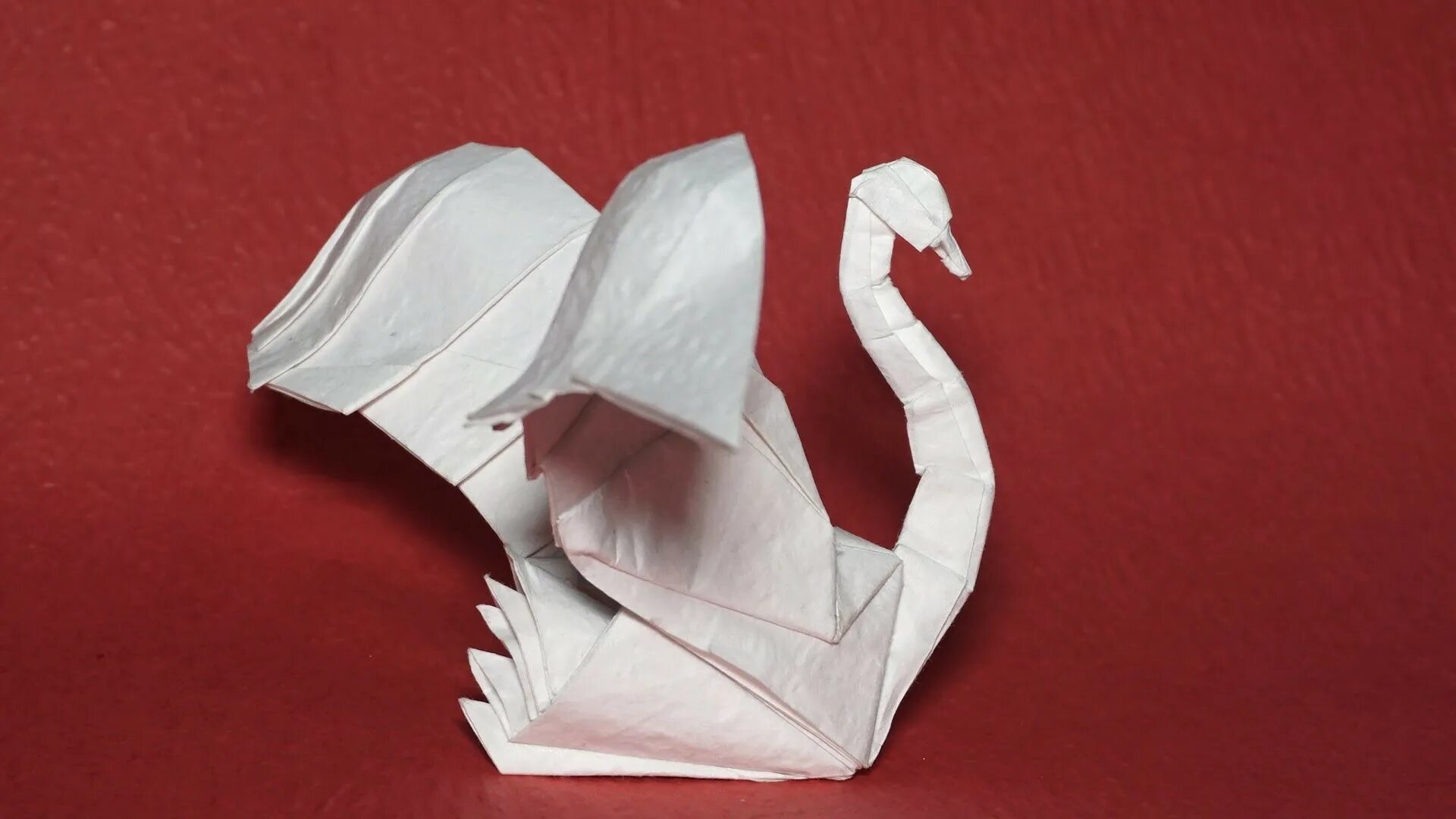 Бумажный лебедь. Лебедь из бумаги. Оригами из бумаги. Лебедь из бумаги своими руками. Лебедь на бумаге.