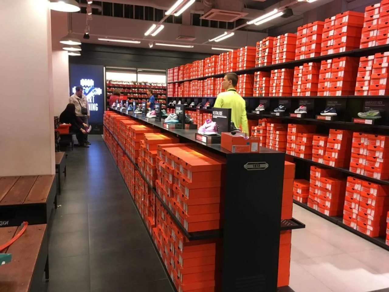 Nike Factory Store. Ekaterinburg Nike Factory Store. Discounts Stores Nike. Найк дисконт. Магазин найк дисконт